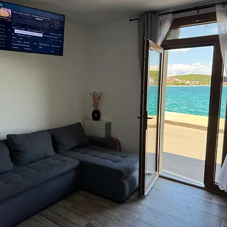 아파트 Suzy 티스노